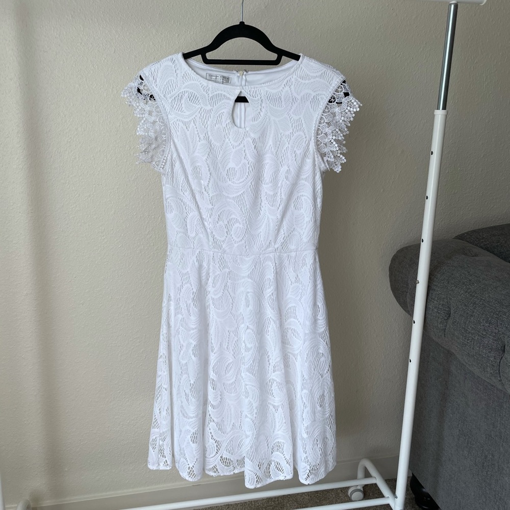 Women’s lace dress